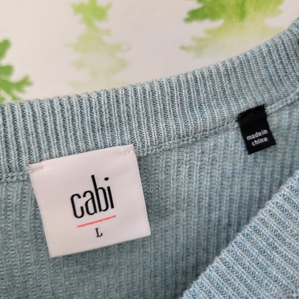 Two Sweaters Bundle. - Picture 5 of 10